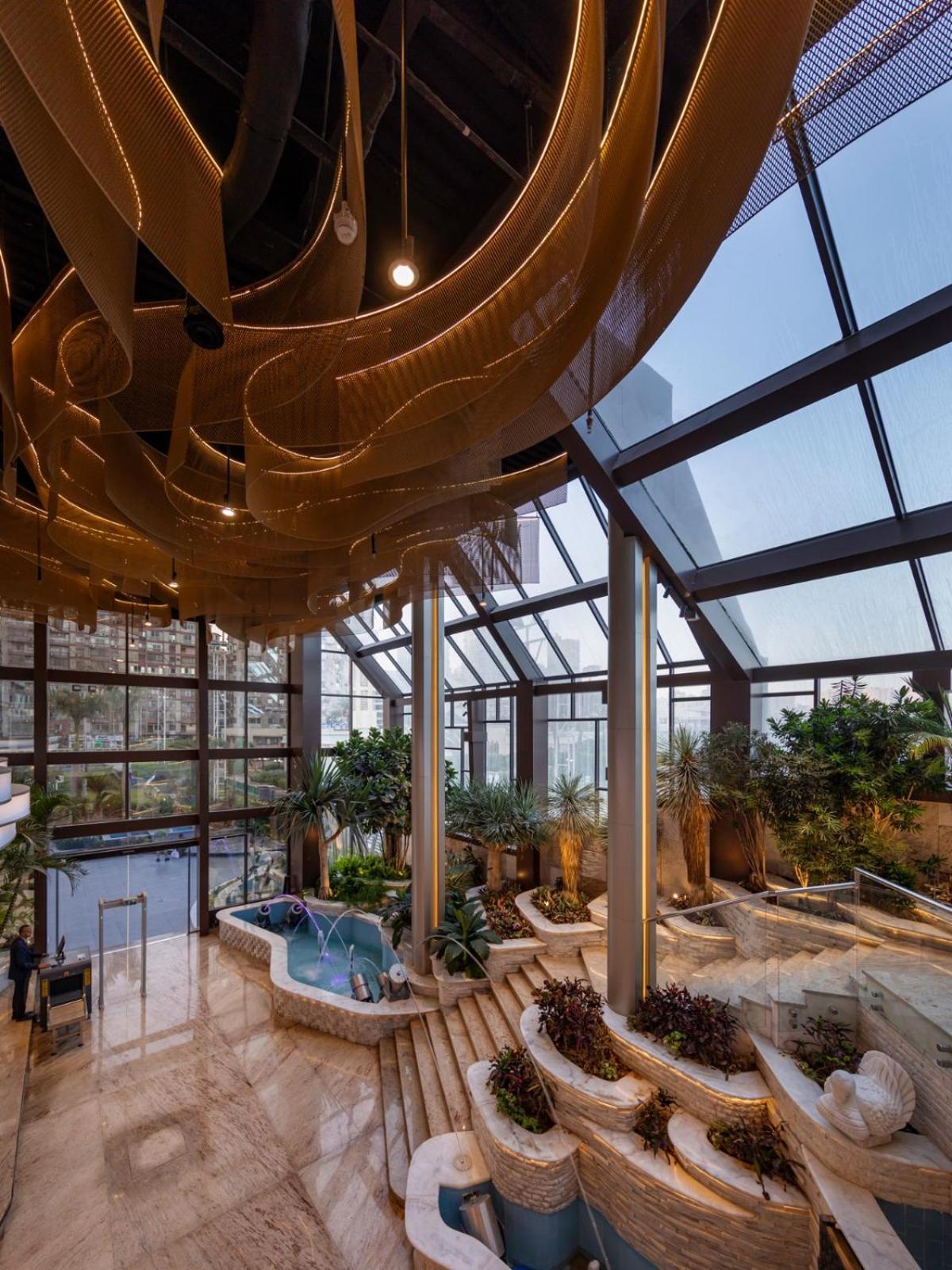 Mirage Hotel & Conference Center Alessandria Esterno foto The Sky Garden