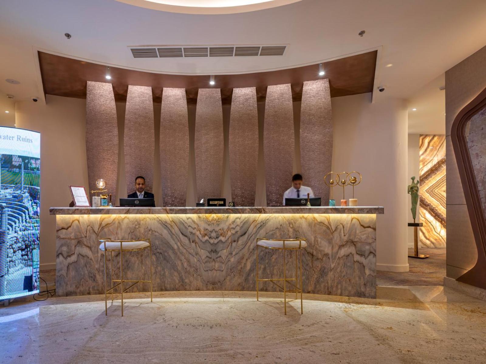 Mirage Hotel & Conference Center Alessandria Esterno foto The lobby of the hotel