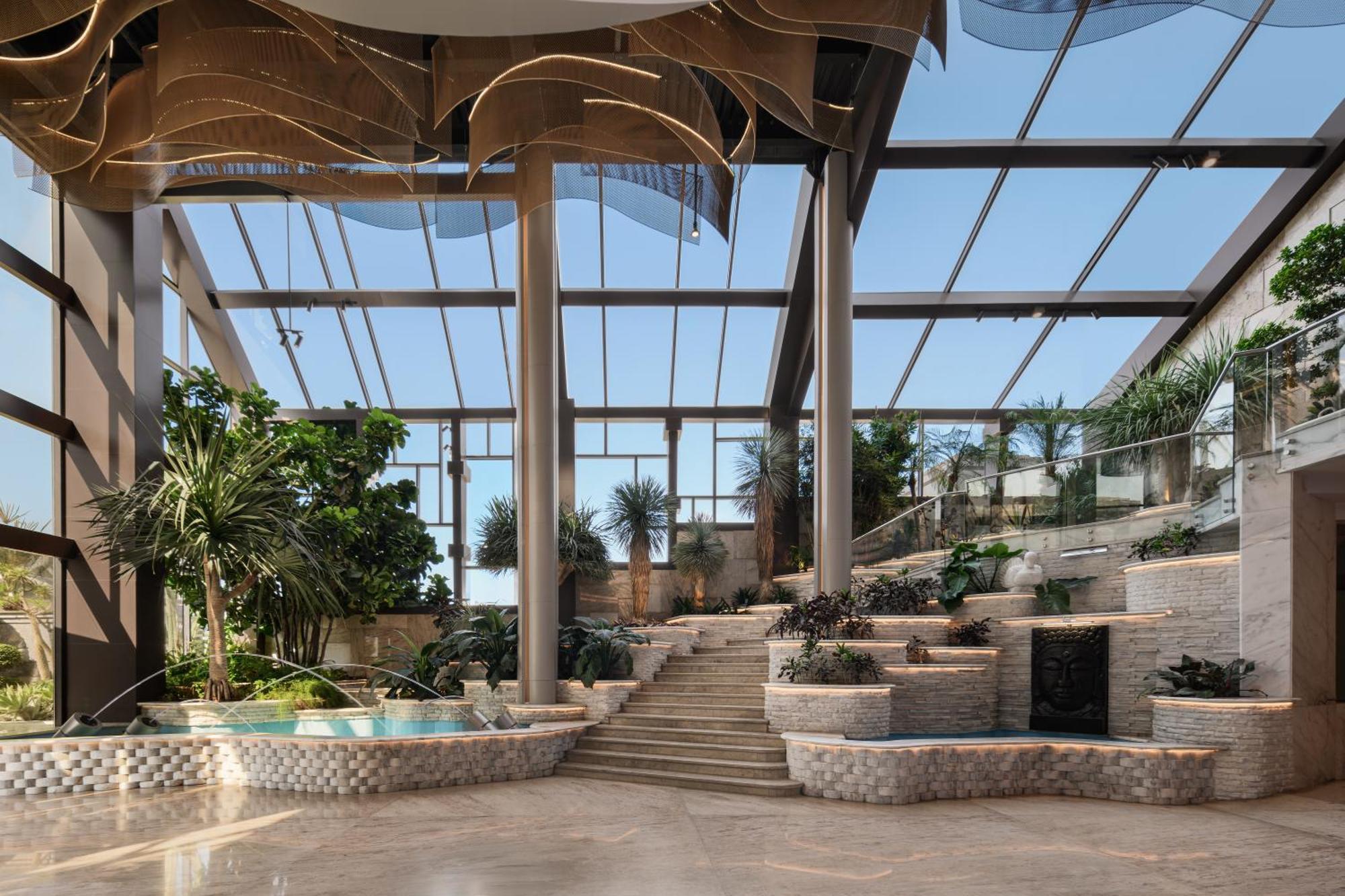 Mirage Hotel & Conference Center Alessandria Esterno foto The interior of the new building